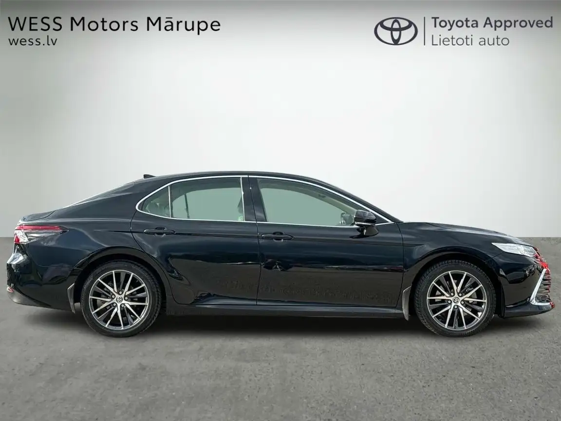 TOYOTA CAMRY