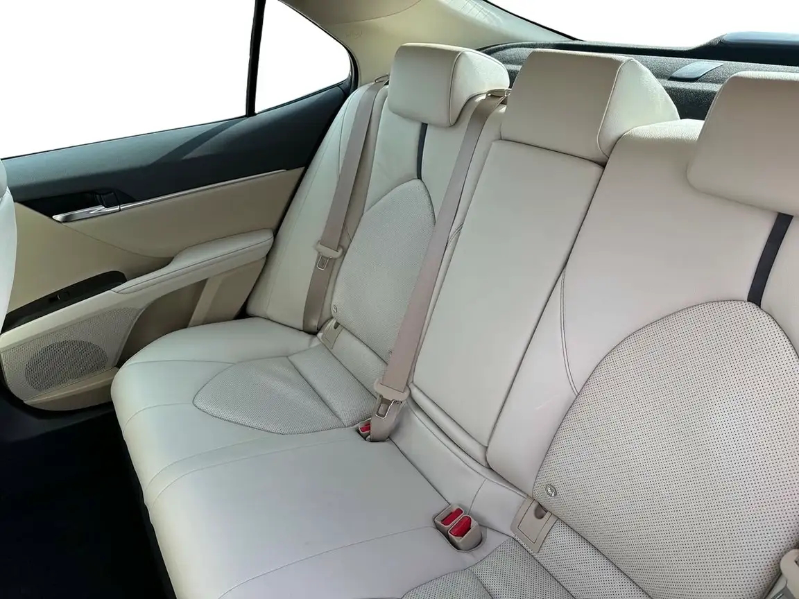 TOYOTA CAMRY