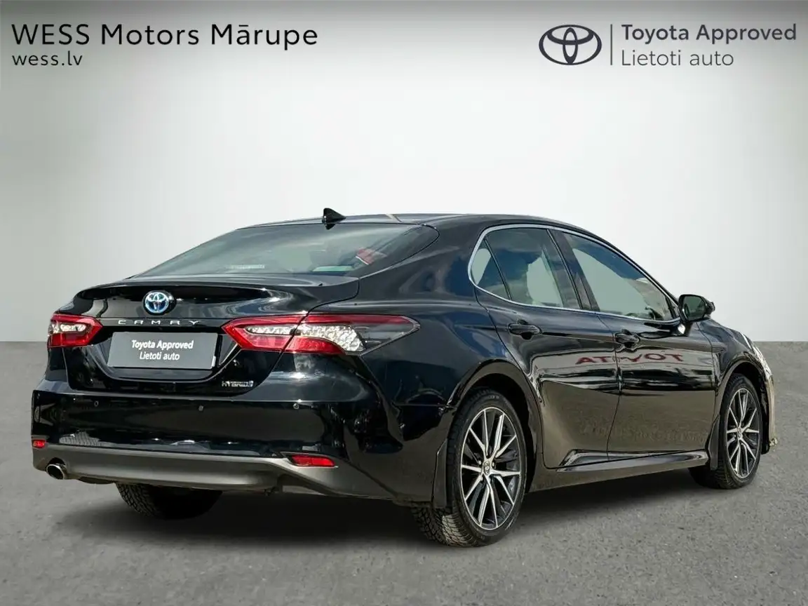TOYOTA CAMRY