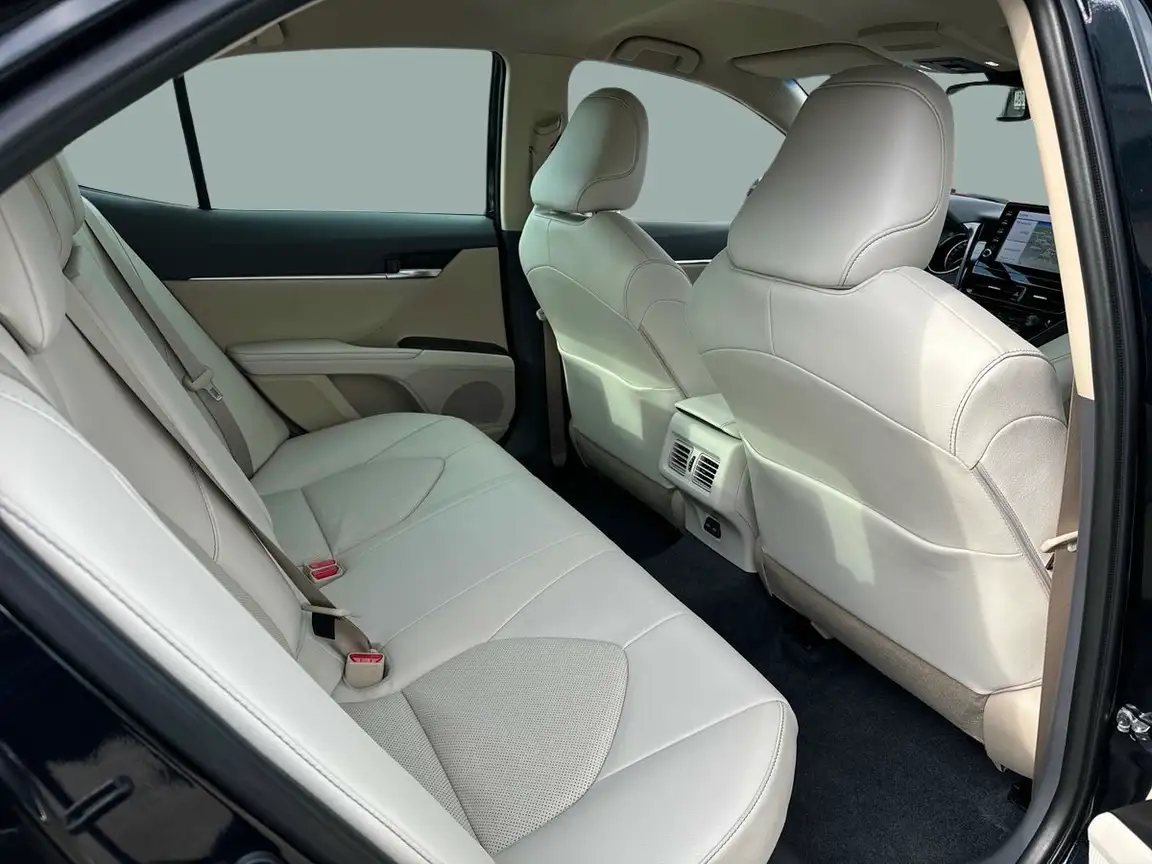 TOYOTA CAMRY