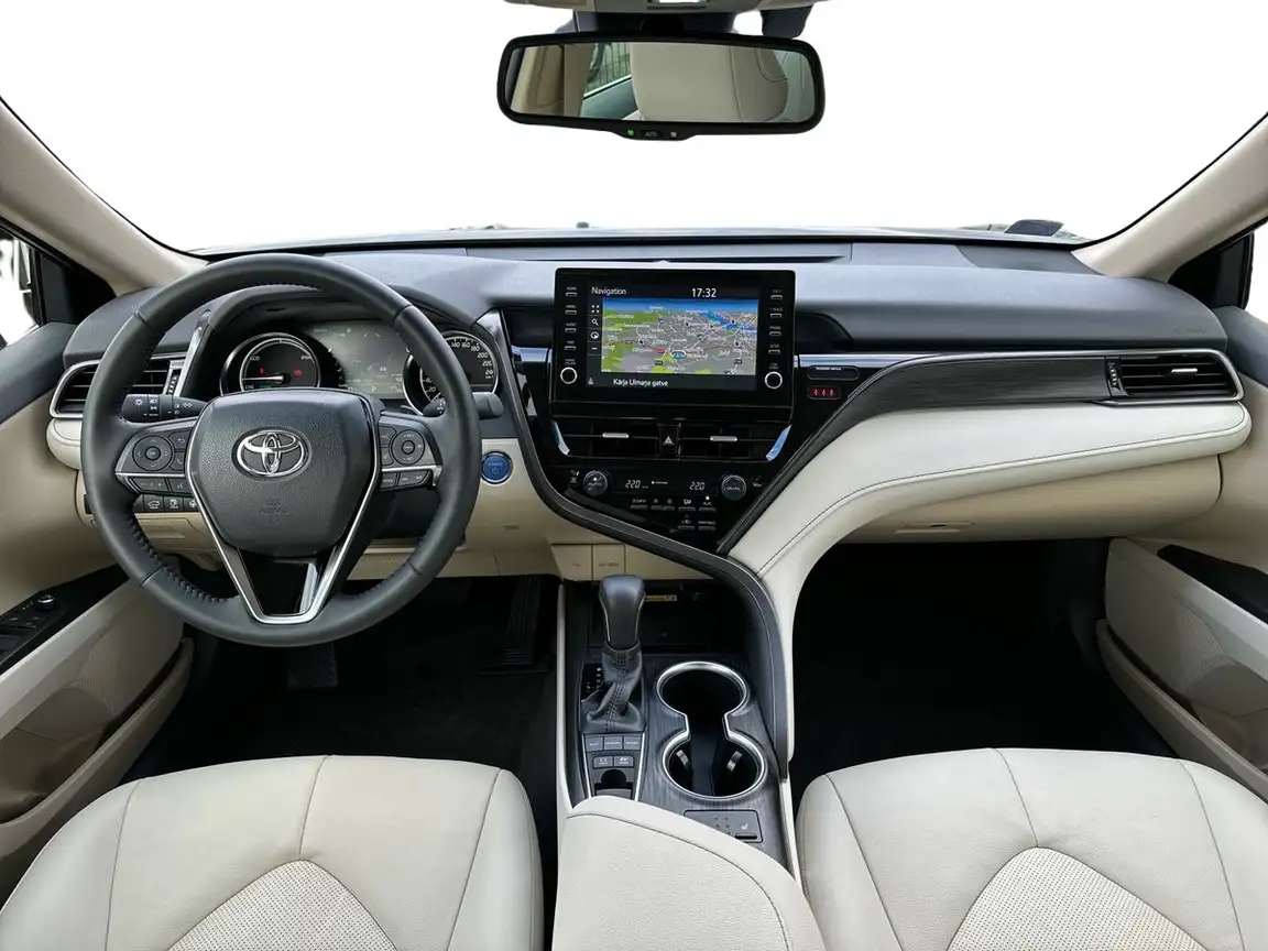 TOYOTA CAMRY