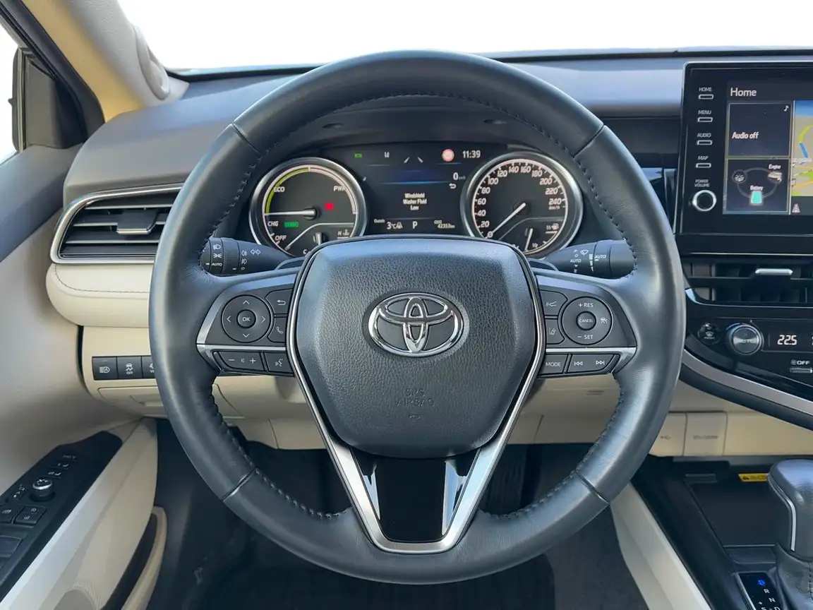 TOYOTA CAMRY