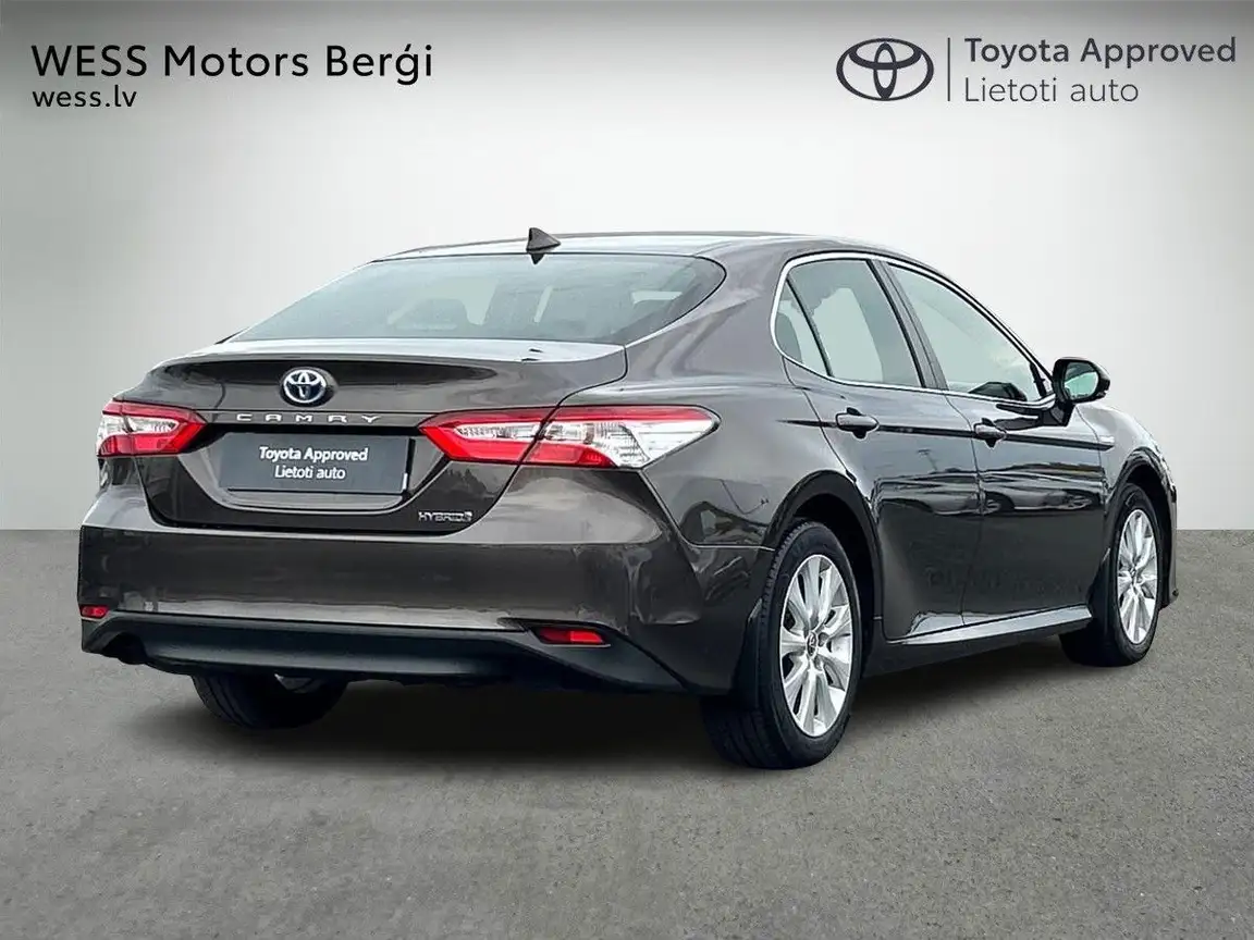 TOYOTA CAMRY