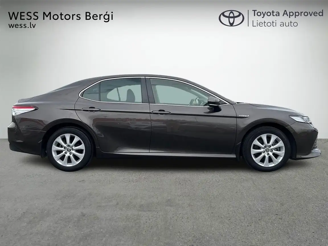 TOYOTA CAMRY