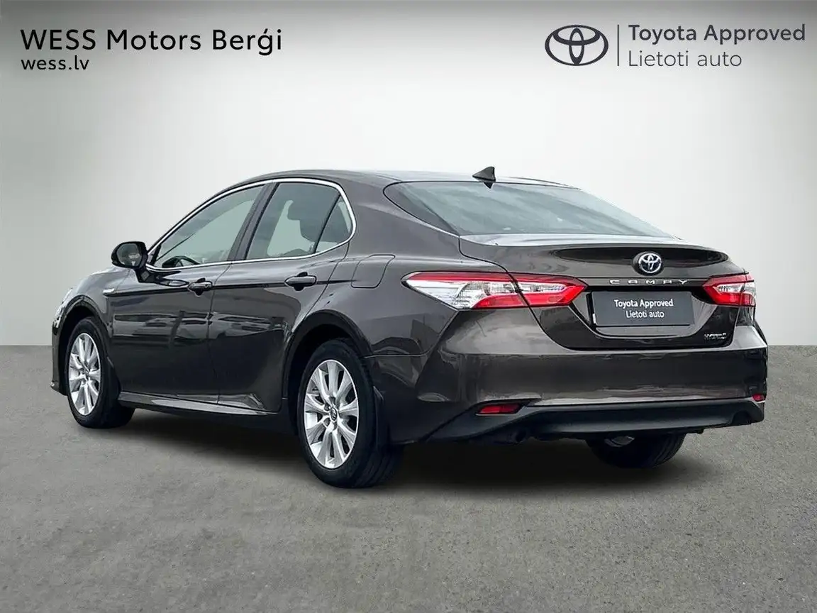 TOYOTA CAMRY