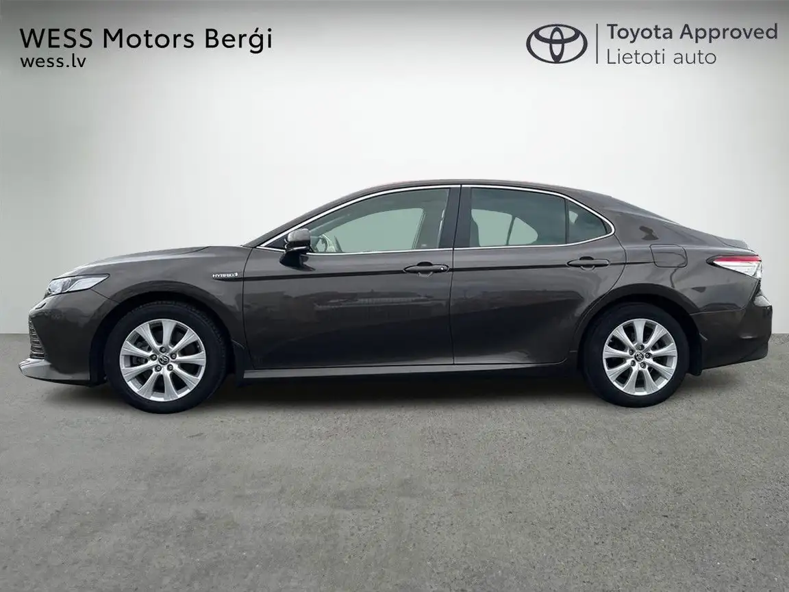 TOYOTA CAMRY