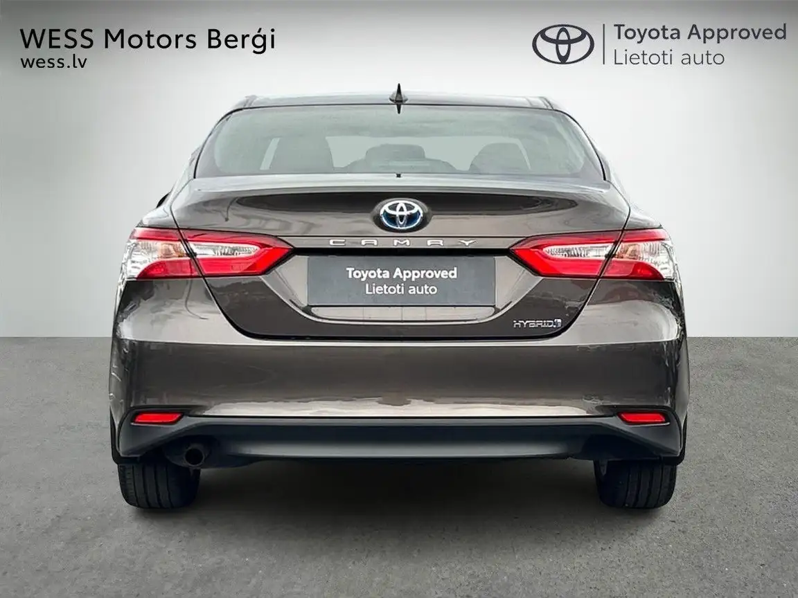 TOYOTA CAMRY