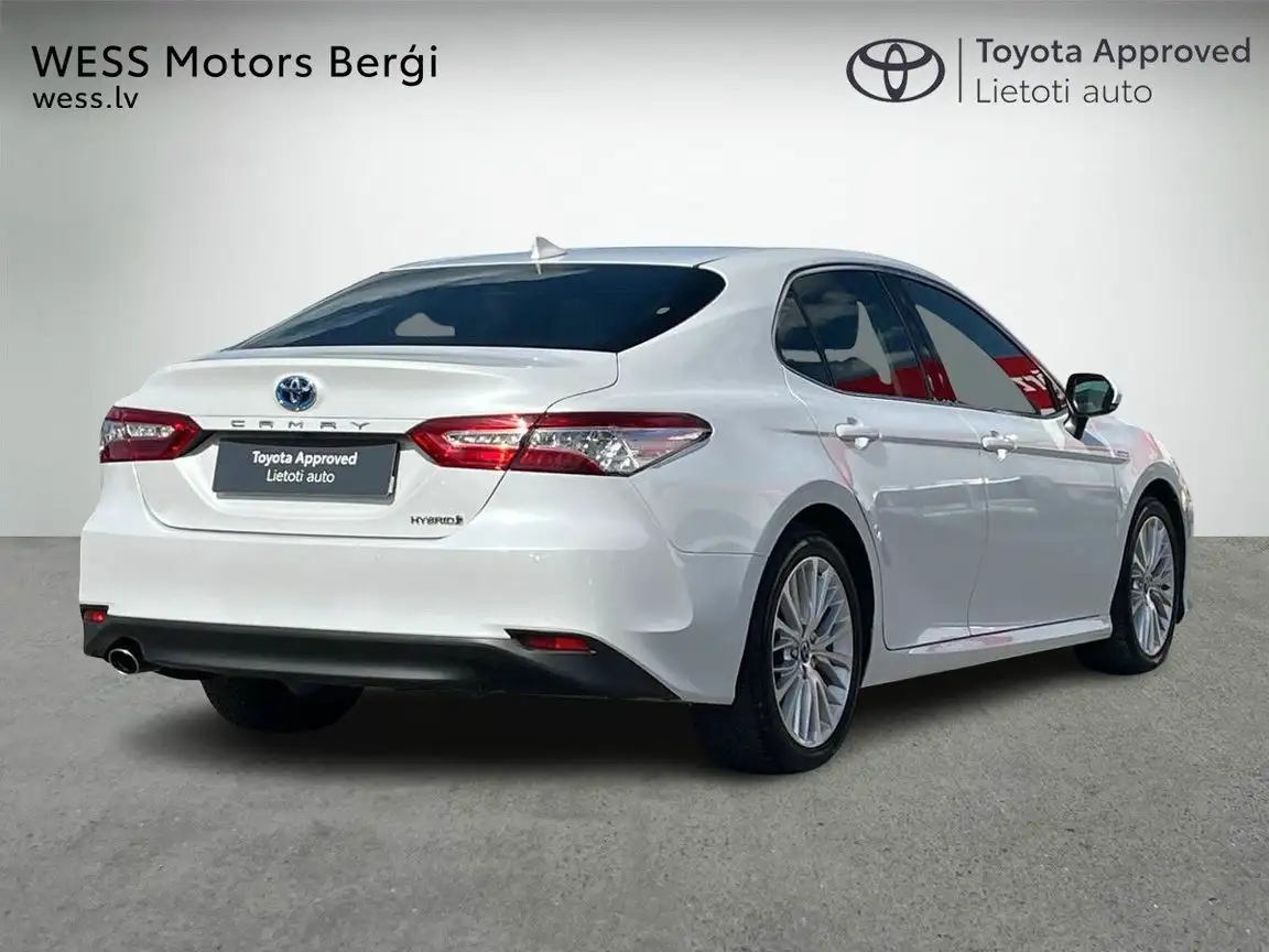 TOYOTA CAMRY