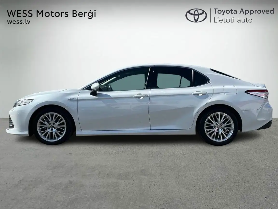 TOYOTA CAMRY