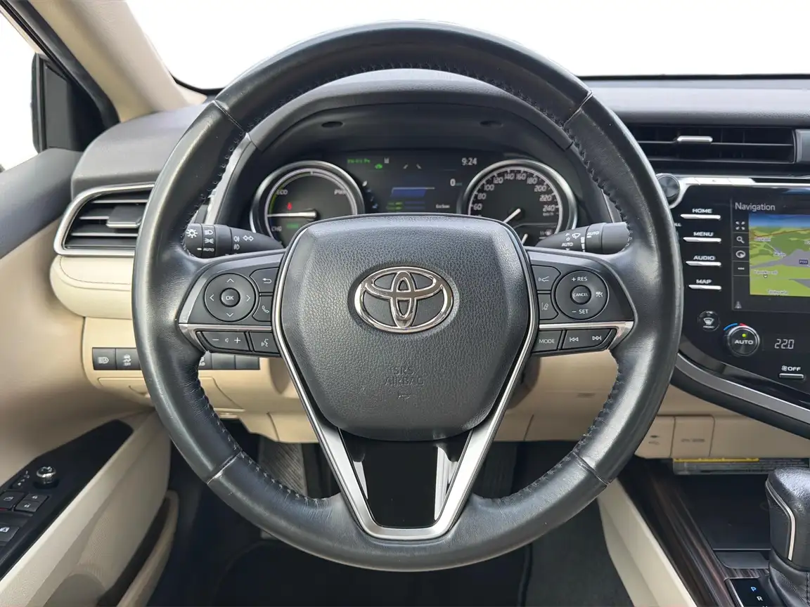 TOYOTA CAMRY