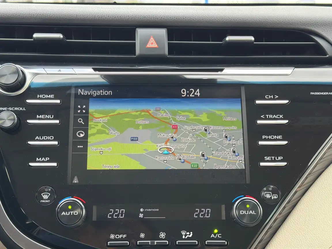 TOYOTA CAMRY