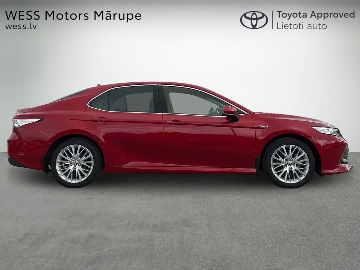 TOYOTA CAMRY