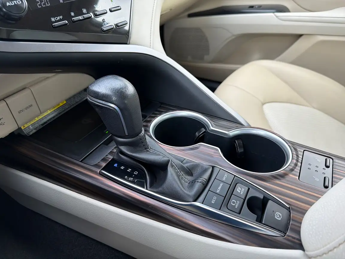 TOYOTA CAMRY