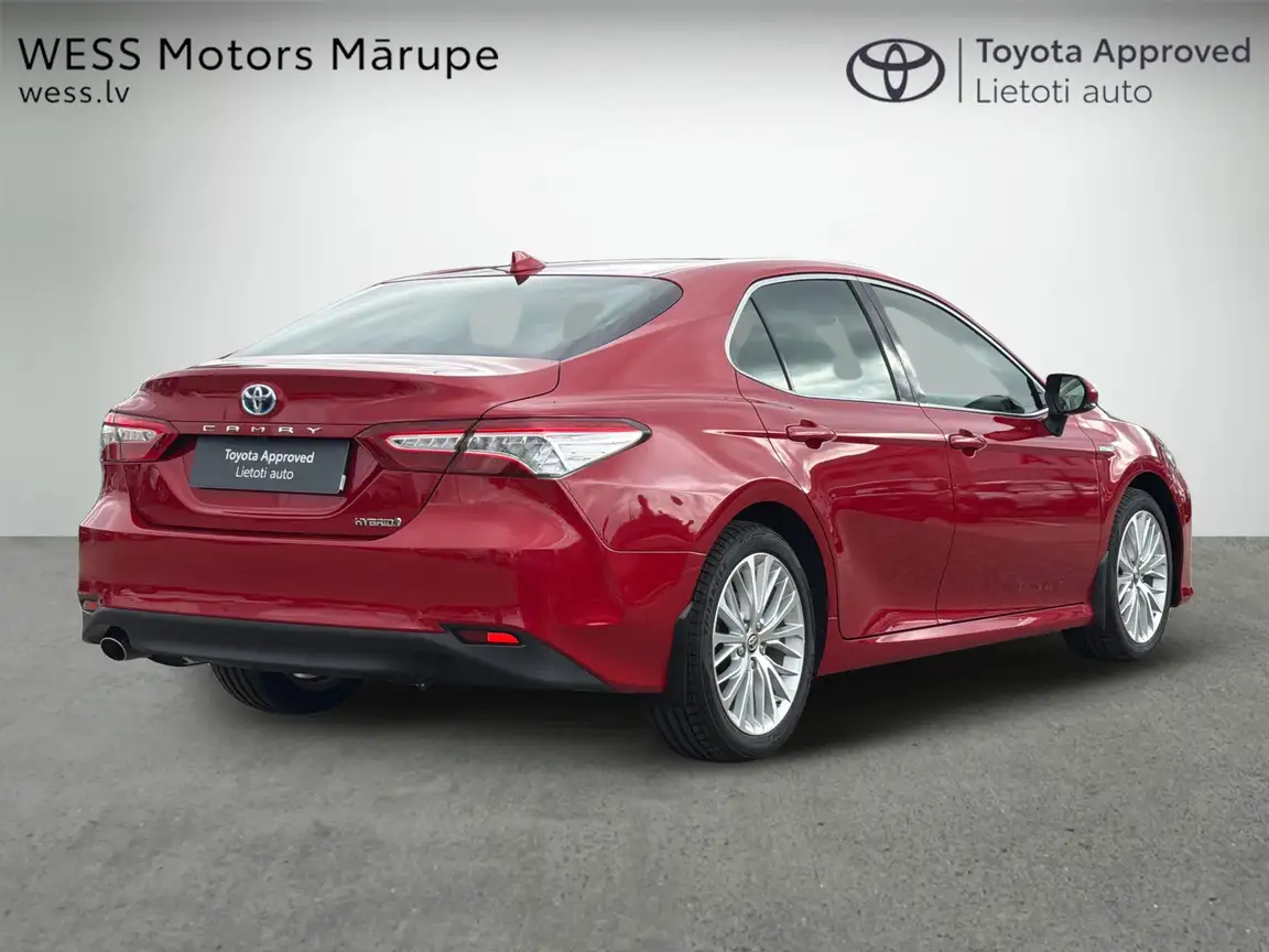 TOYOTA CAMRY
