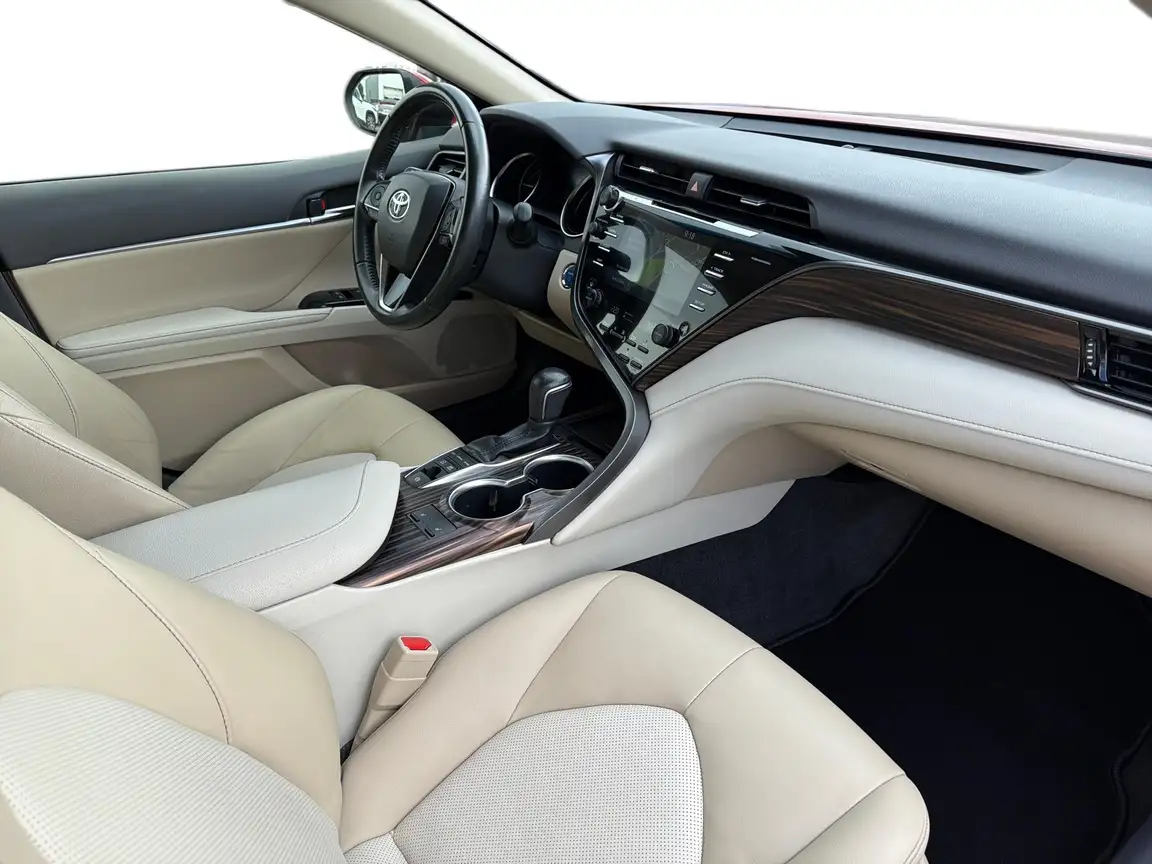 TOYOTA CAMRY