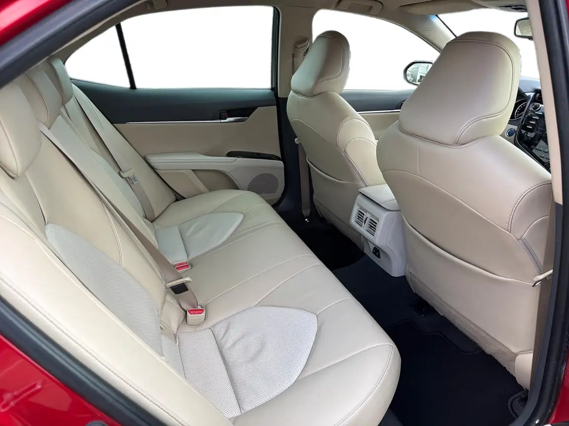 TOYOTA CAMRY