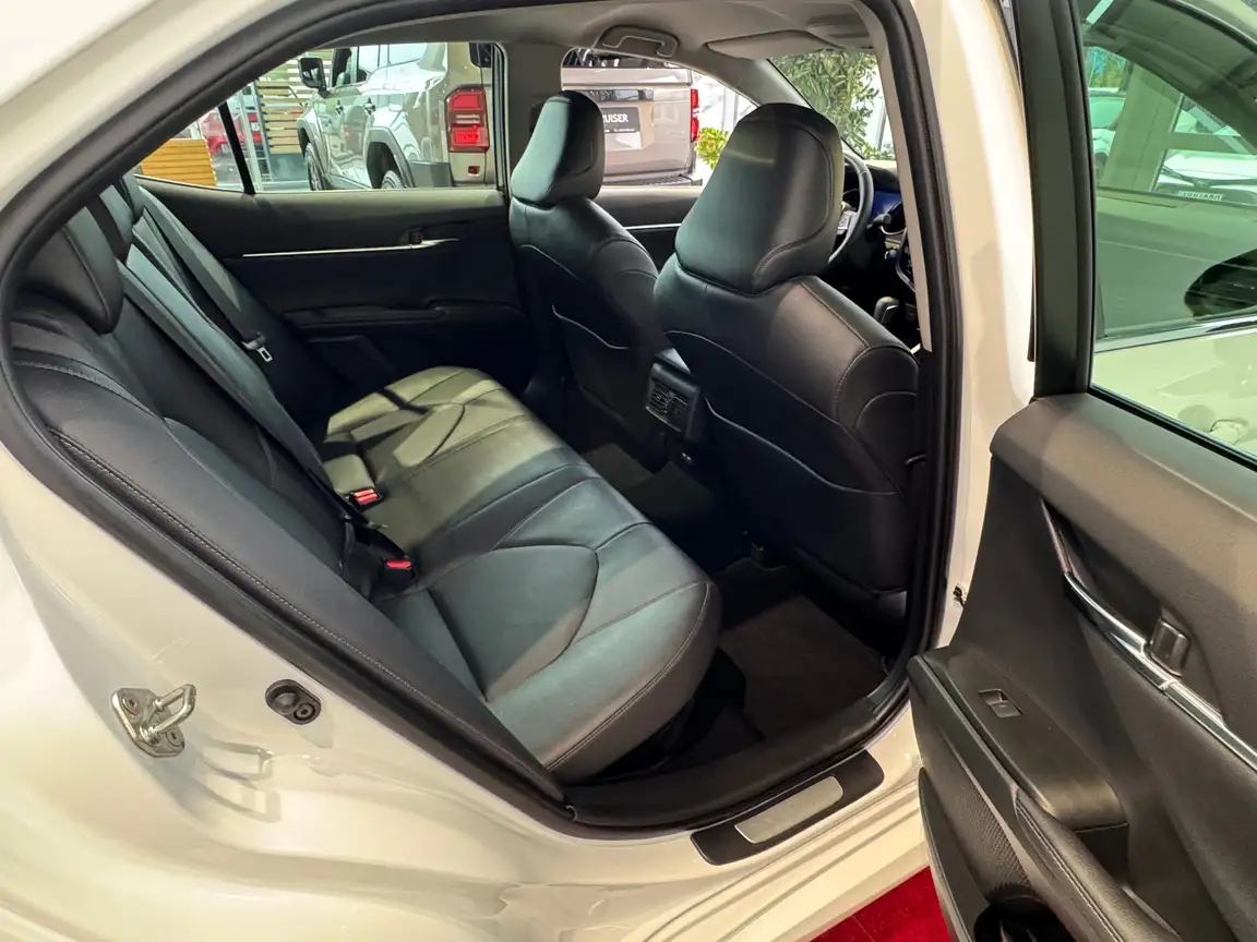 TOYOTA CAMRY