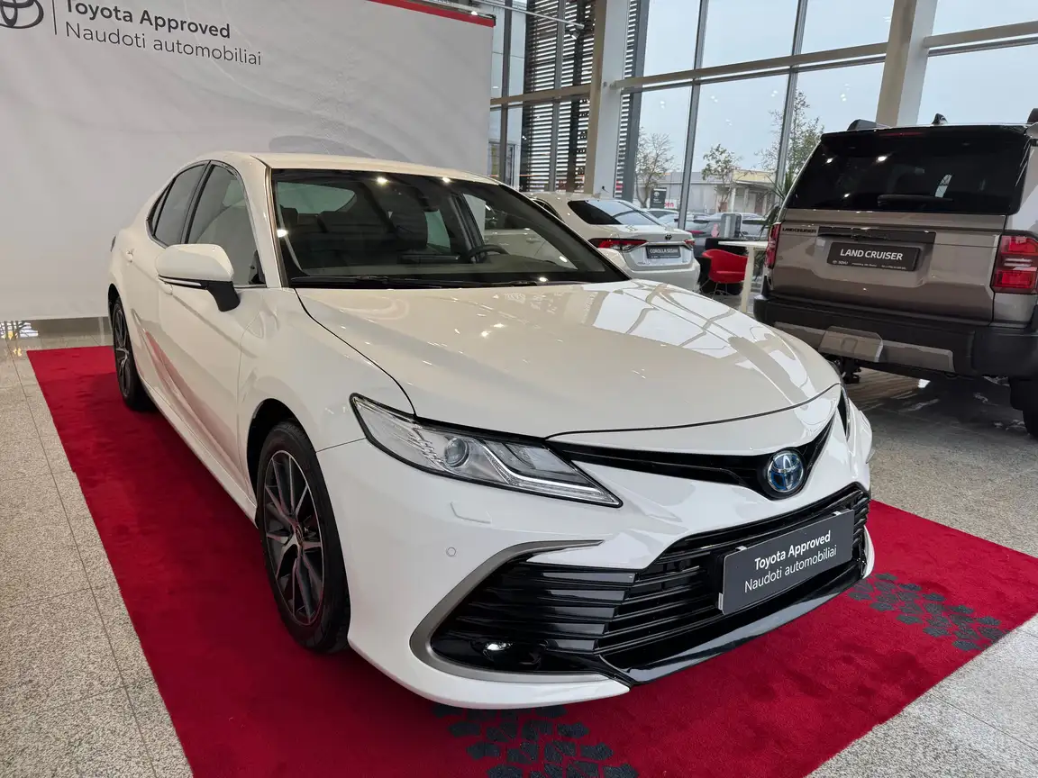 TOYOTA CAMRY
