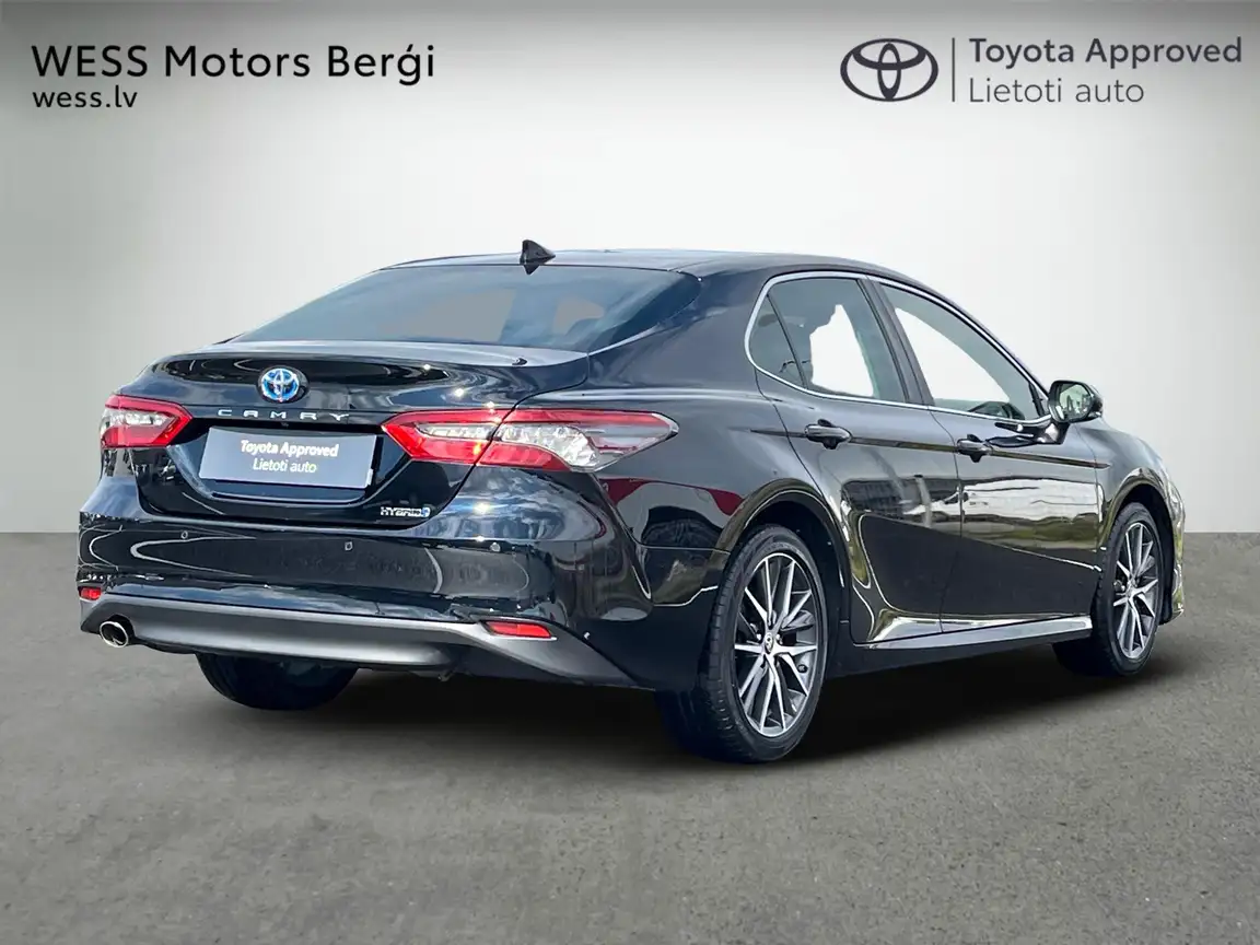TOYOTA CAMRY