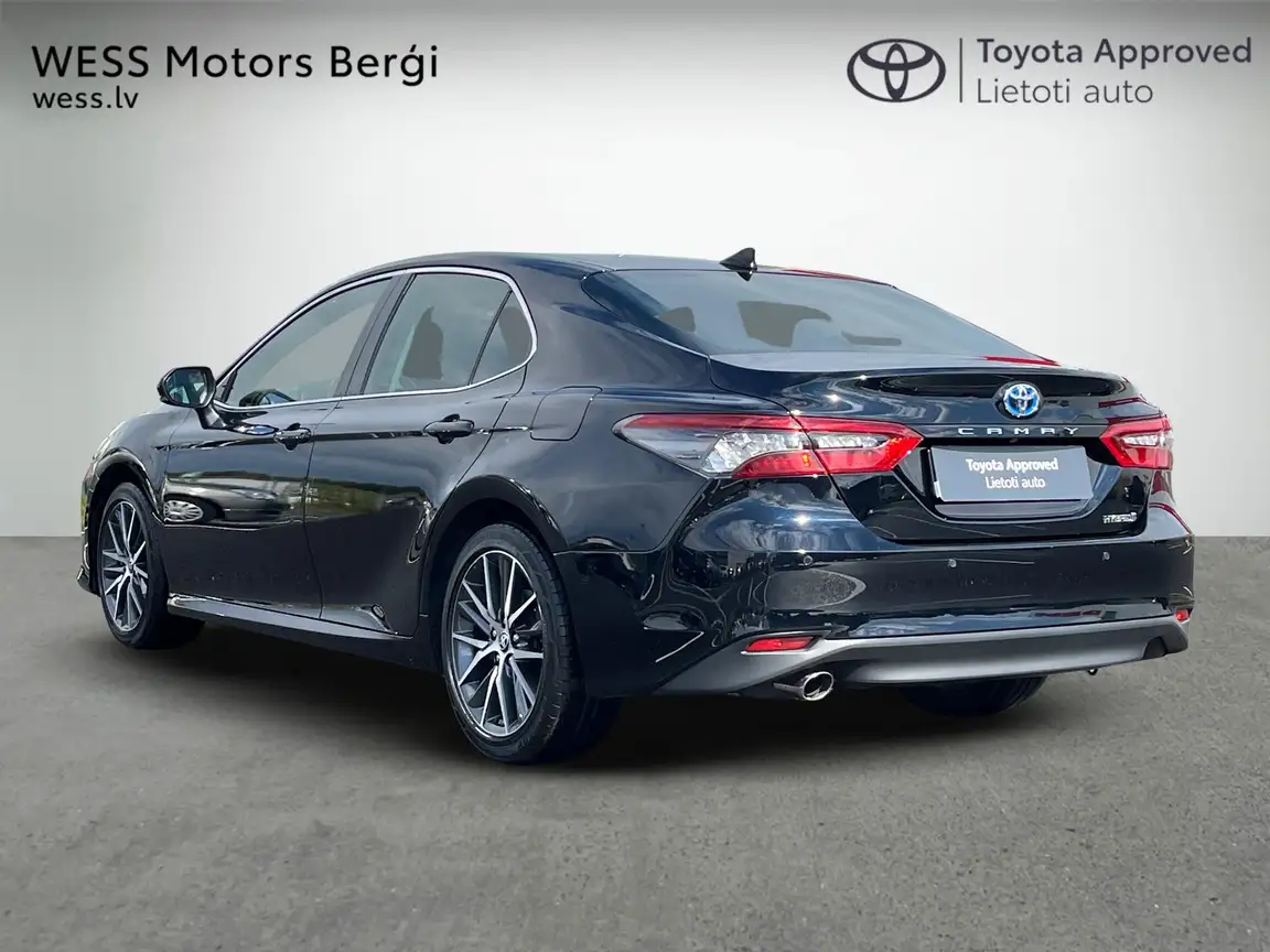 TOYOTA CAMRY