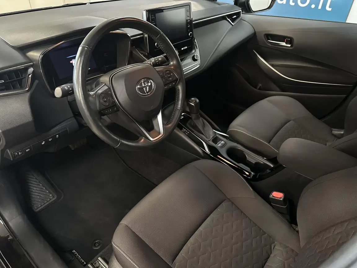TOYOTA COROLLA