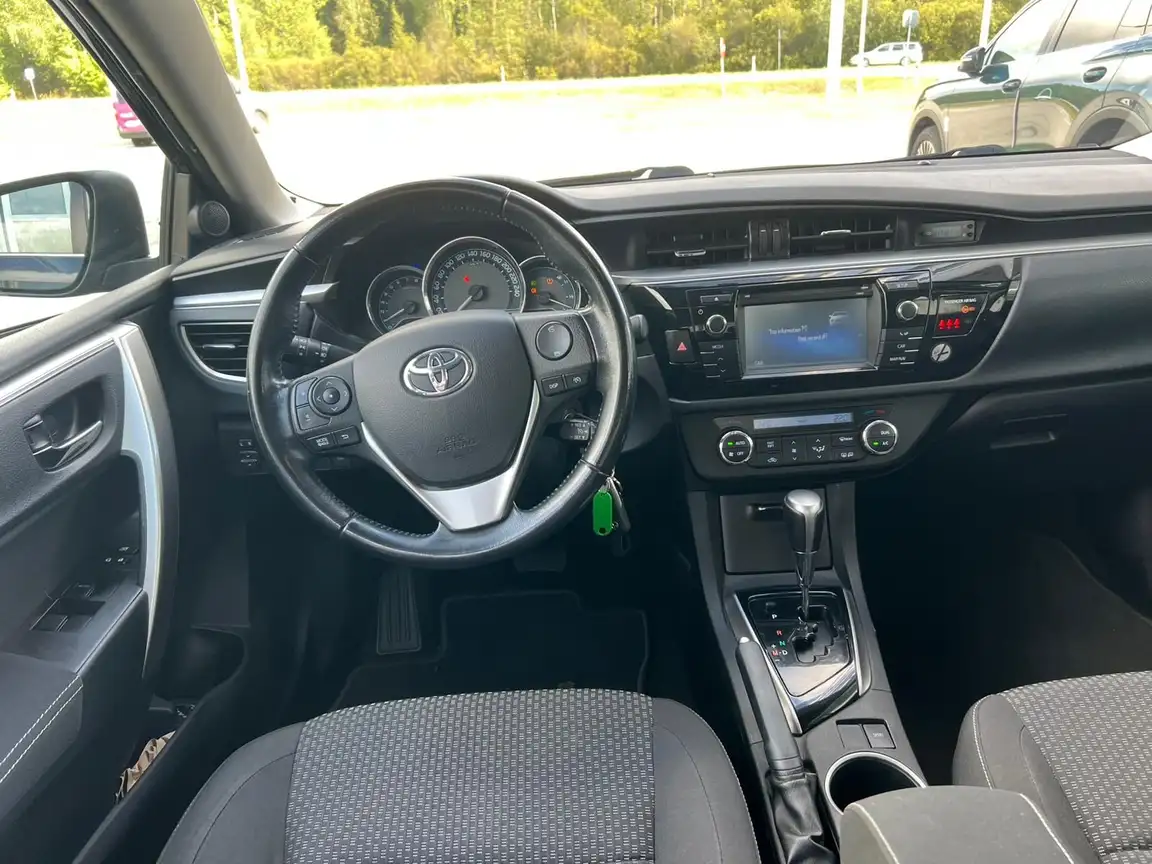 TOYOTA COROLLA