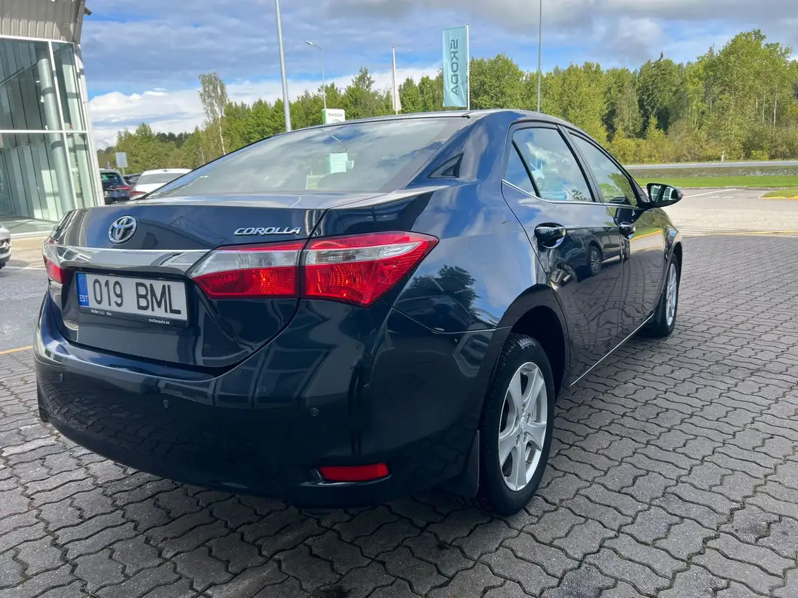 TOYOTA COROLLA