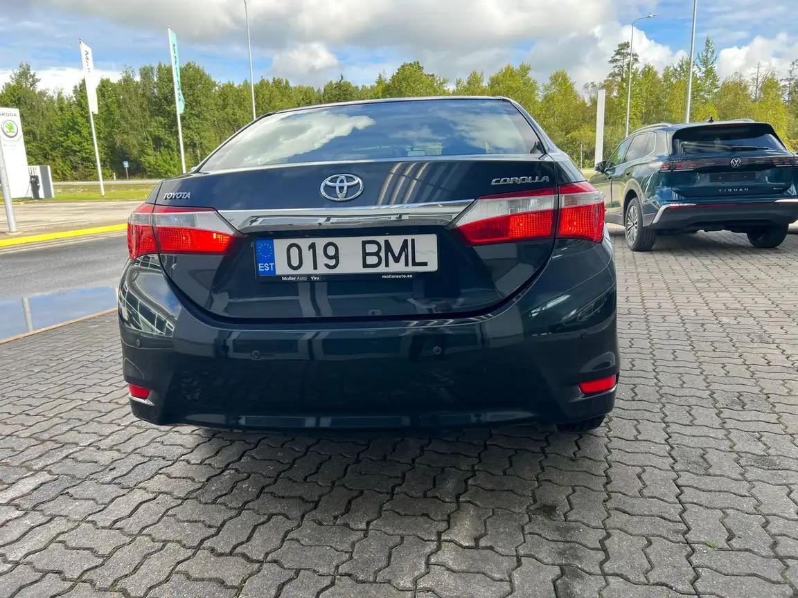 TOYOTA COROLLA