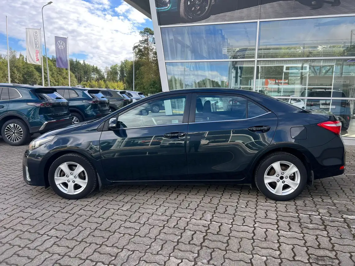 TOYOTA COROLLA