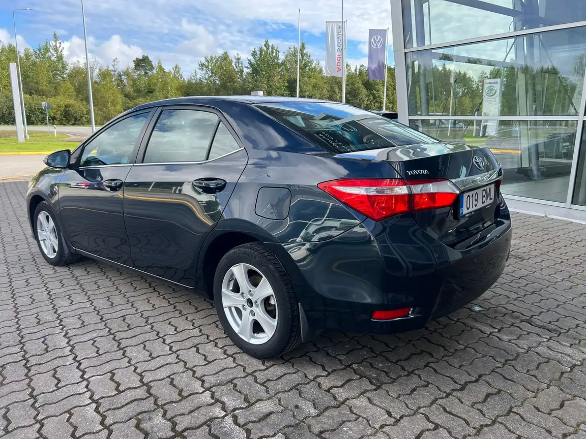 TOYOTA COROLLA