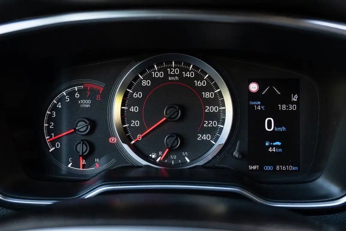 TOYOTA COROLLA