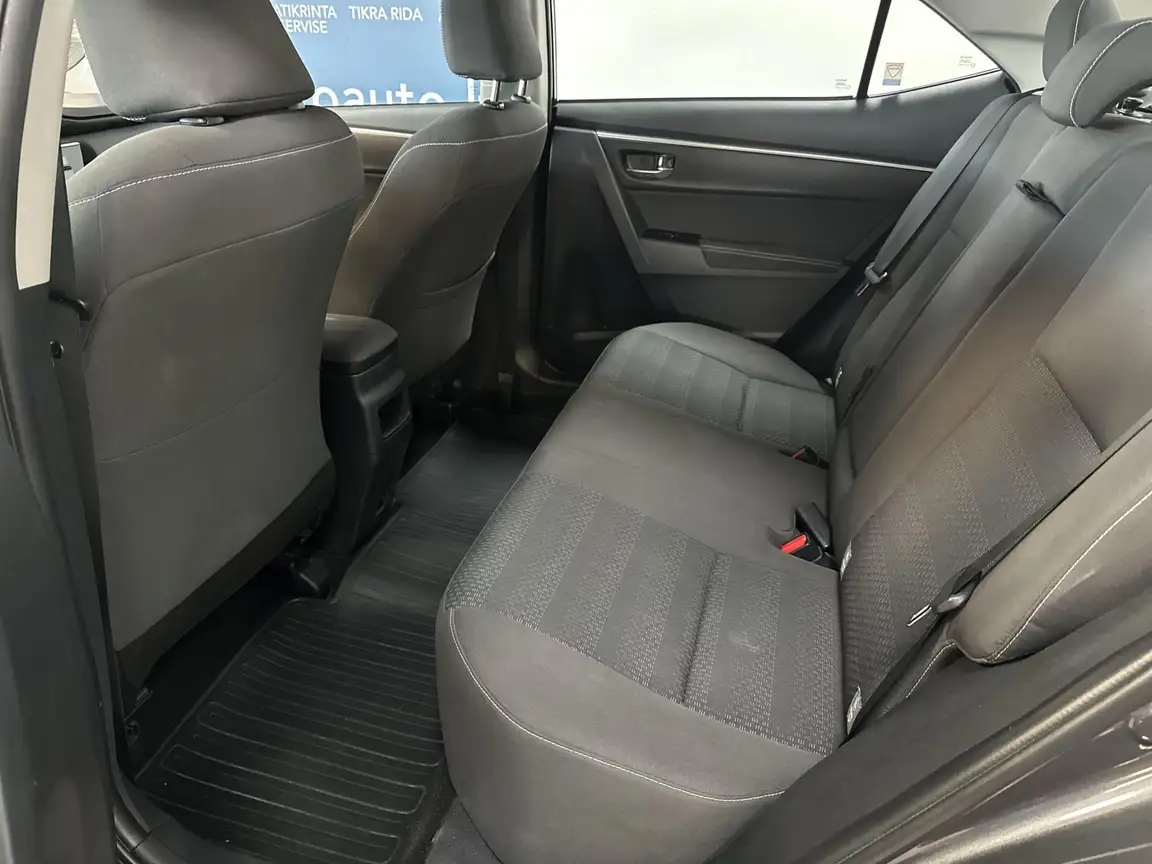 TOYOTA COROLLA