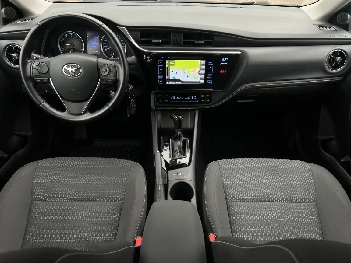 TOYOTA COROLLA