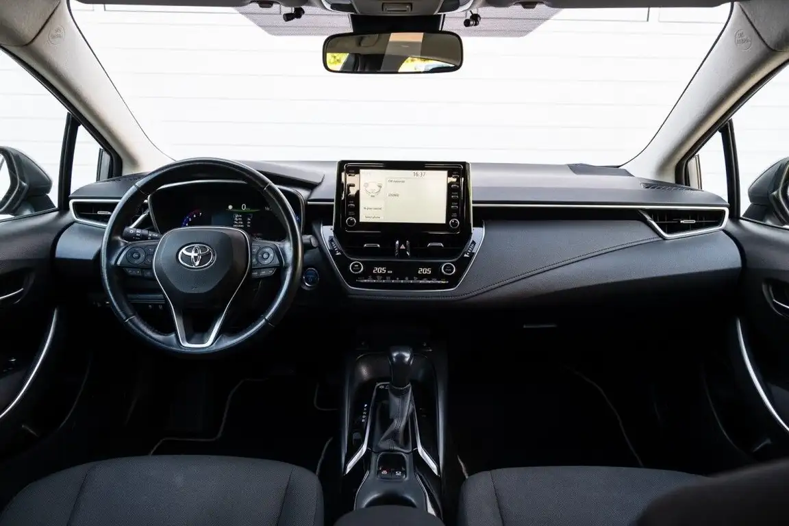 TOYOTA COROLLA