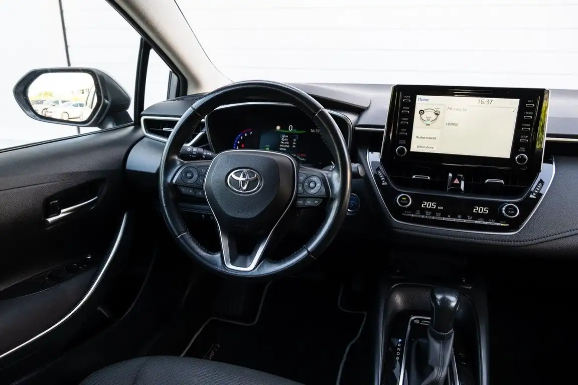 TOYOTA COROLLA