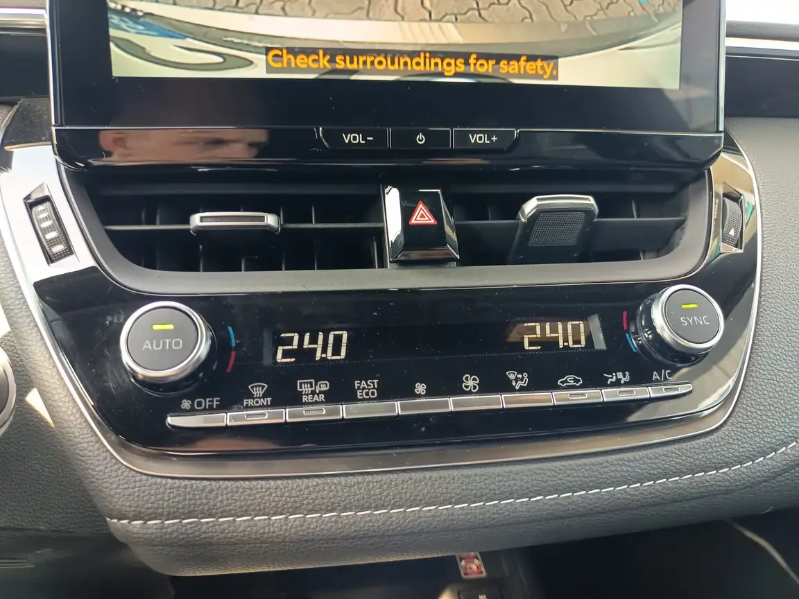 TOYOTA COROLLA