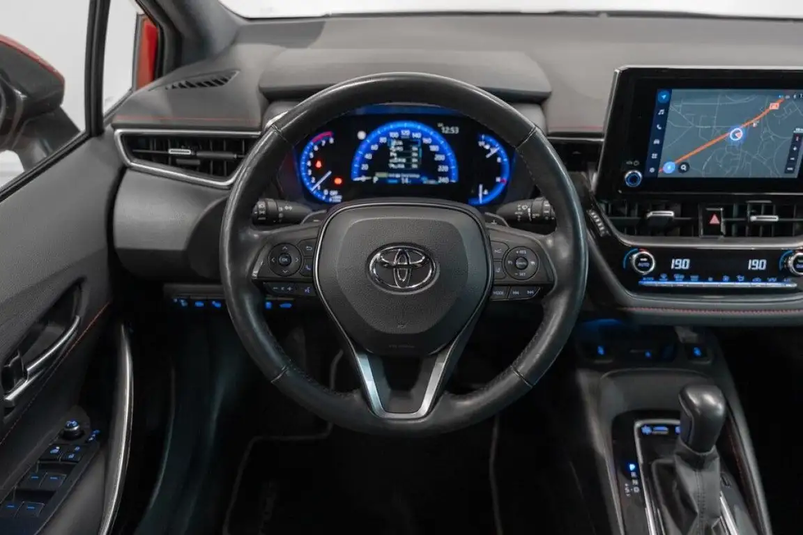 TOYOTA COROLLA
