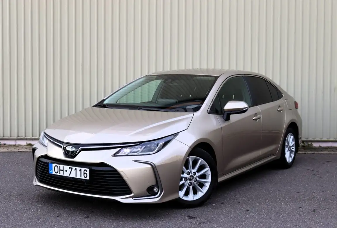 TOYOTA COROLLA