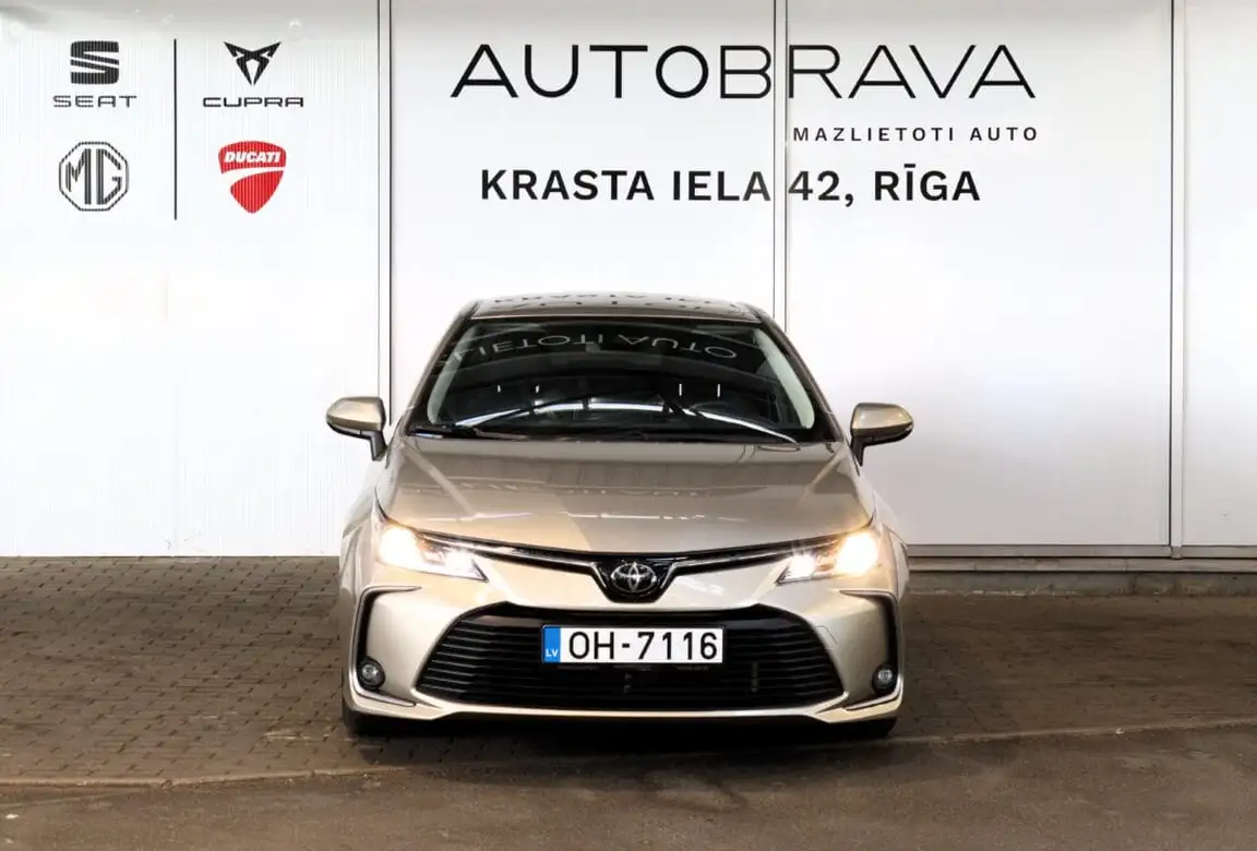 TOYOTA COROLLA