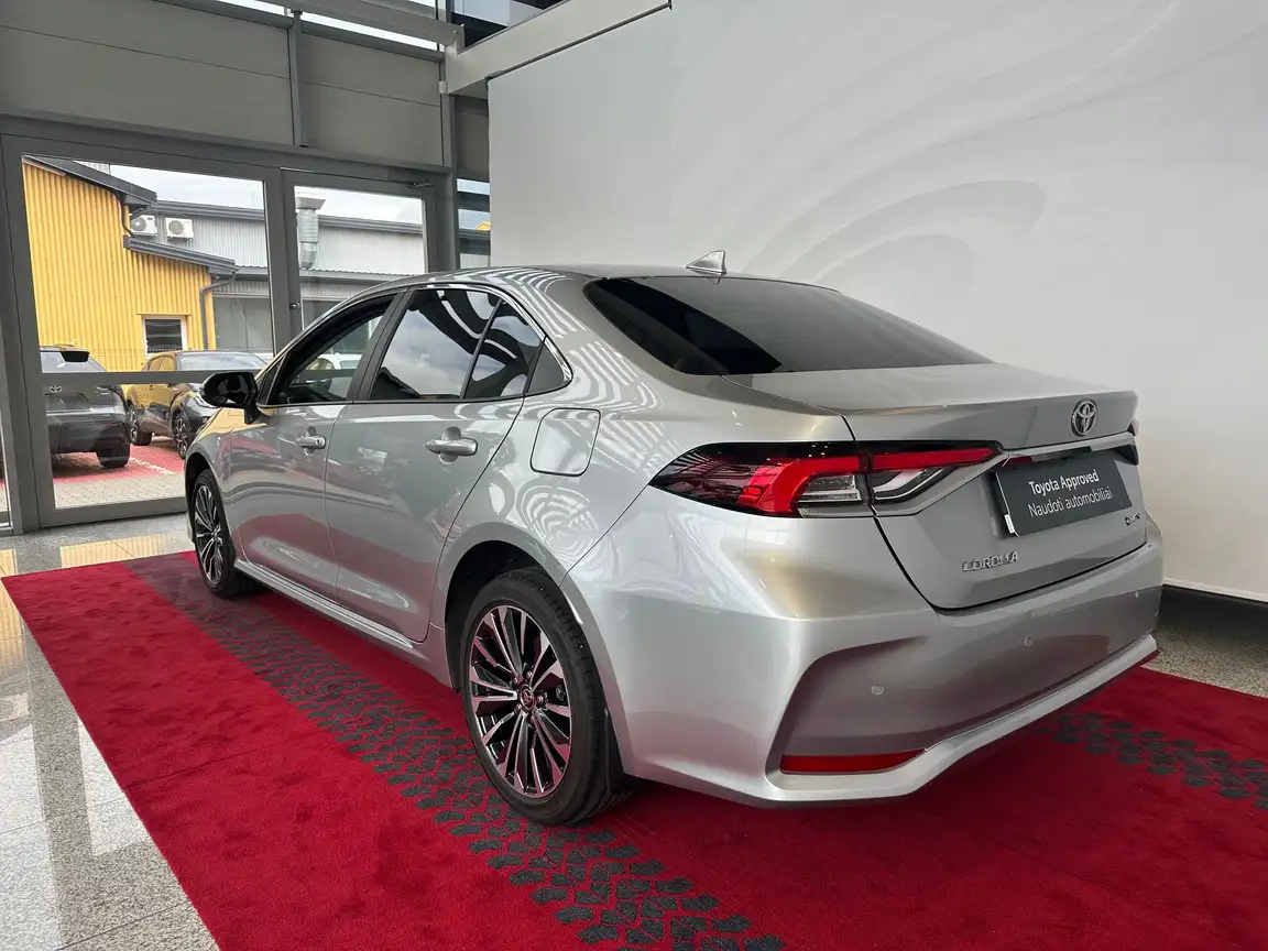 TOYOTA COROLLA
