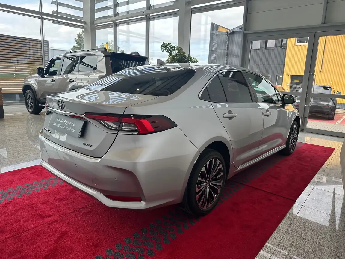 TOYOTA COROLLA
