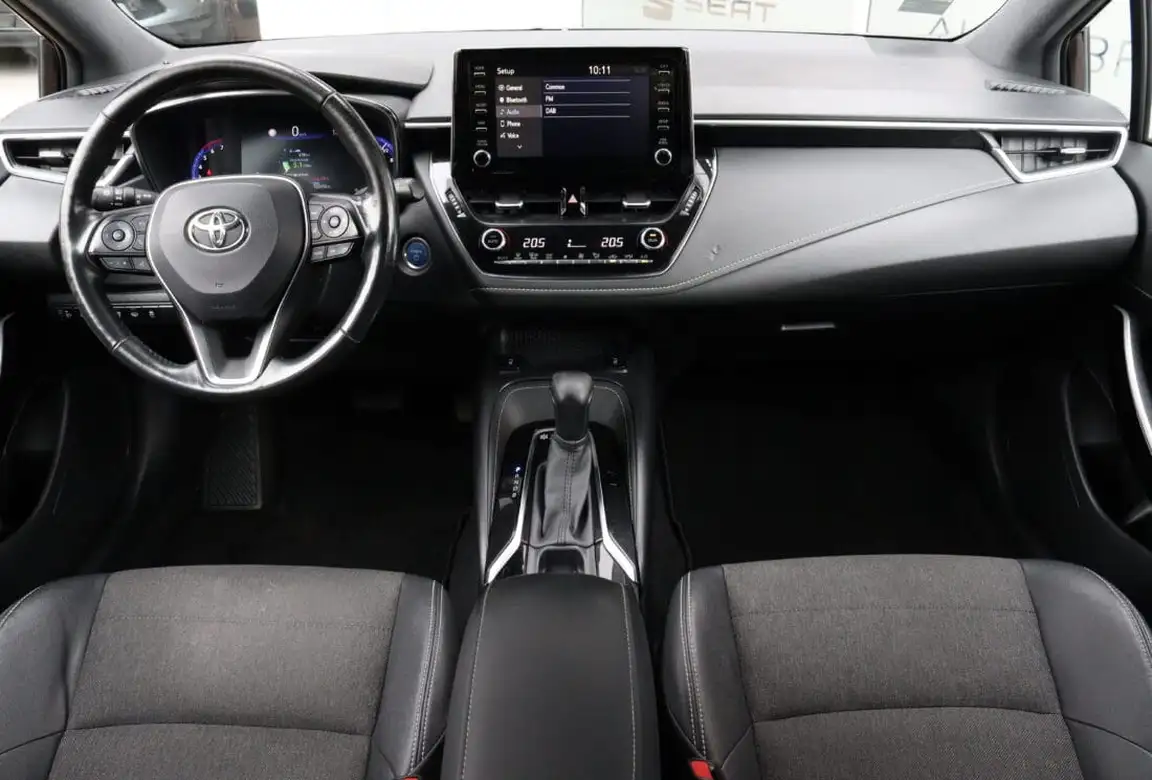 TOYOTA COROLLA