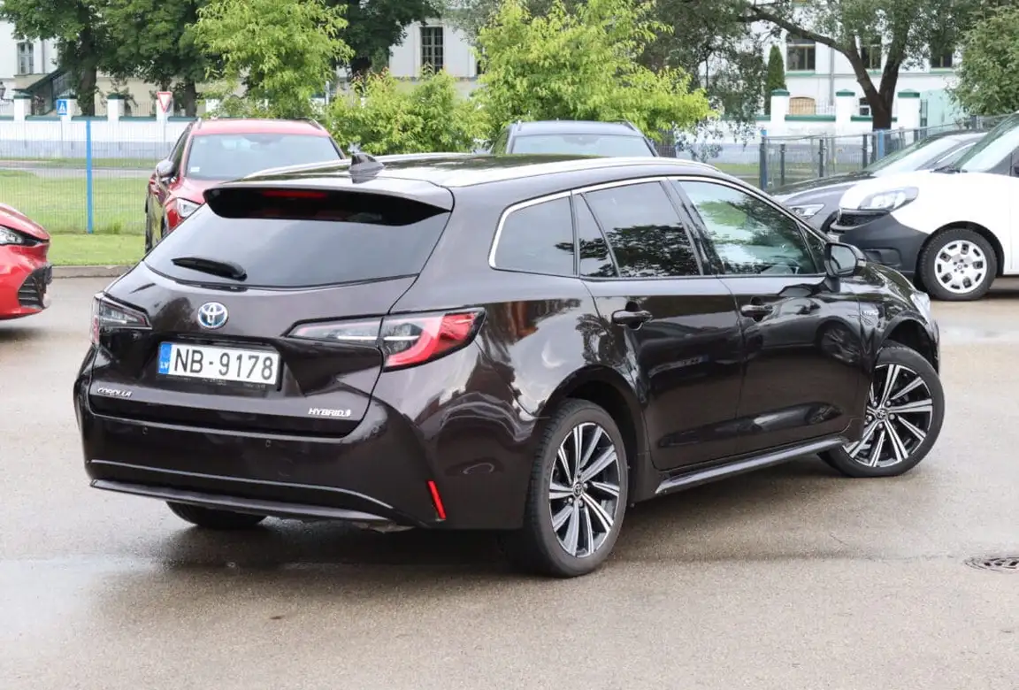 TOYOTA COROLLA