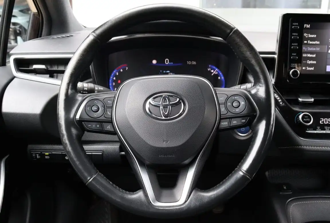 TOYOTA COROLLA