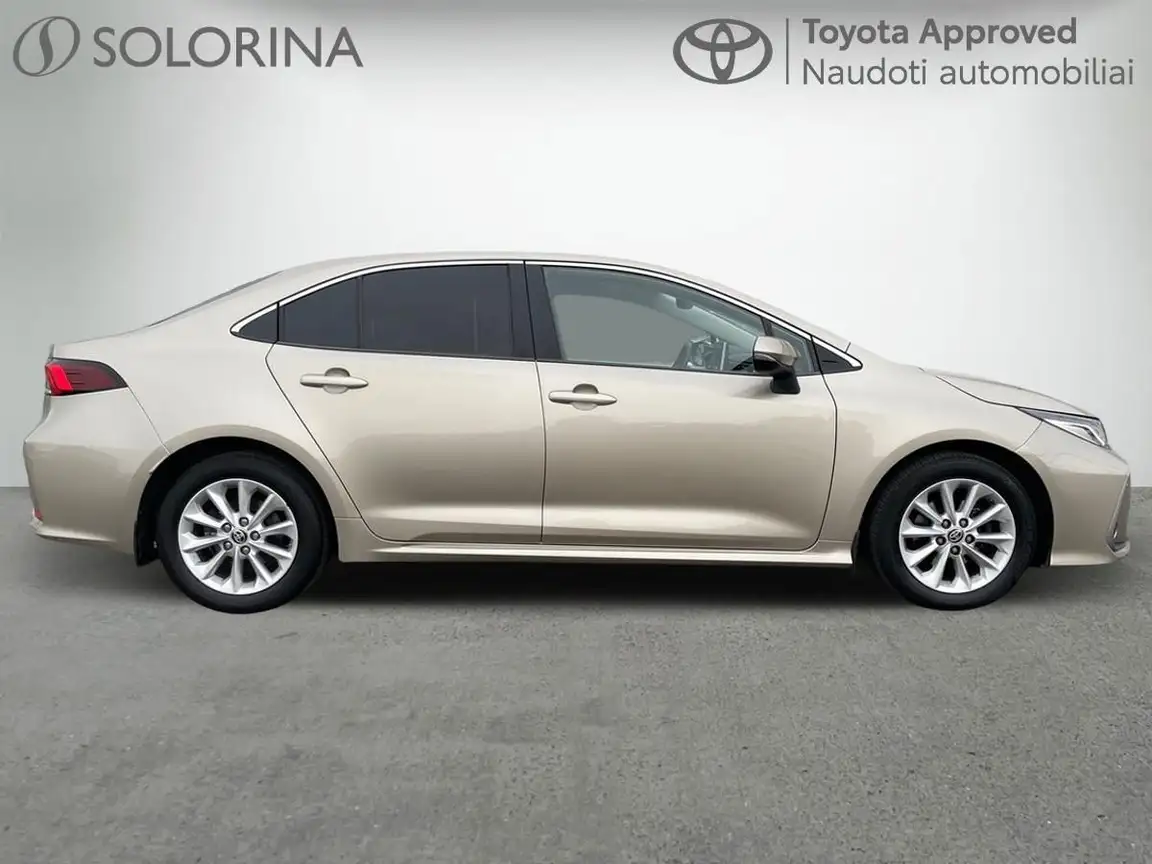 TOYOTA COROLLA