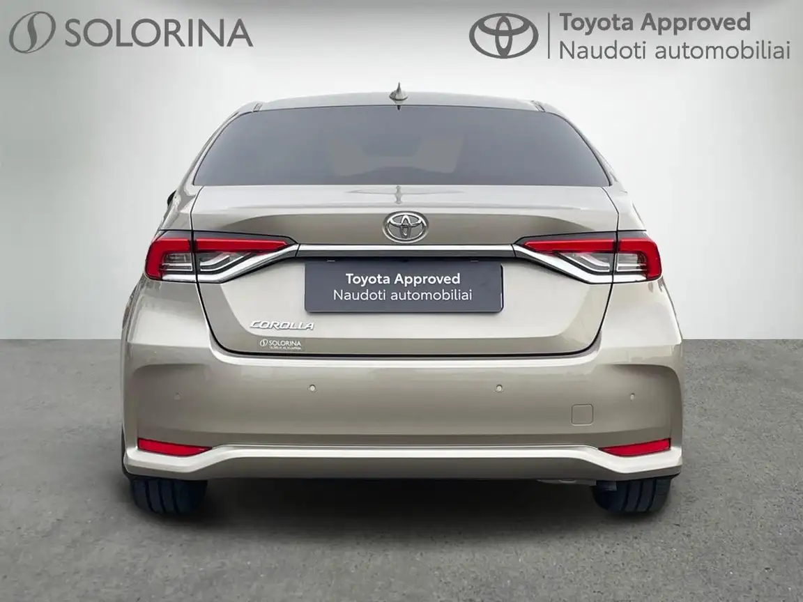 TOYOTA COROLLA
