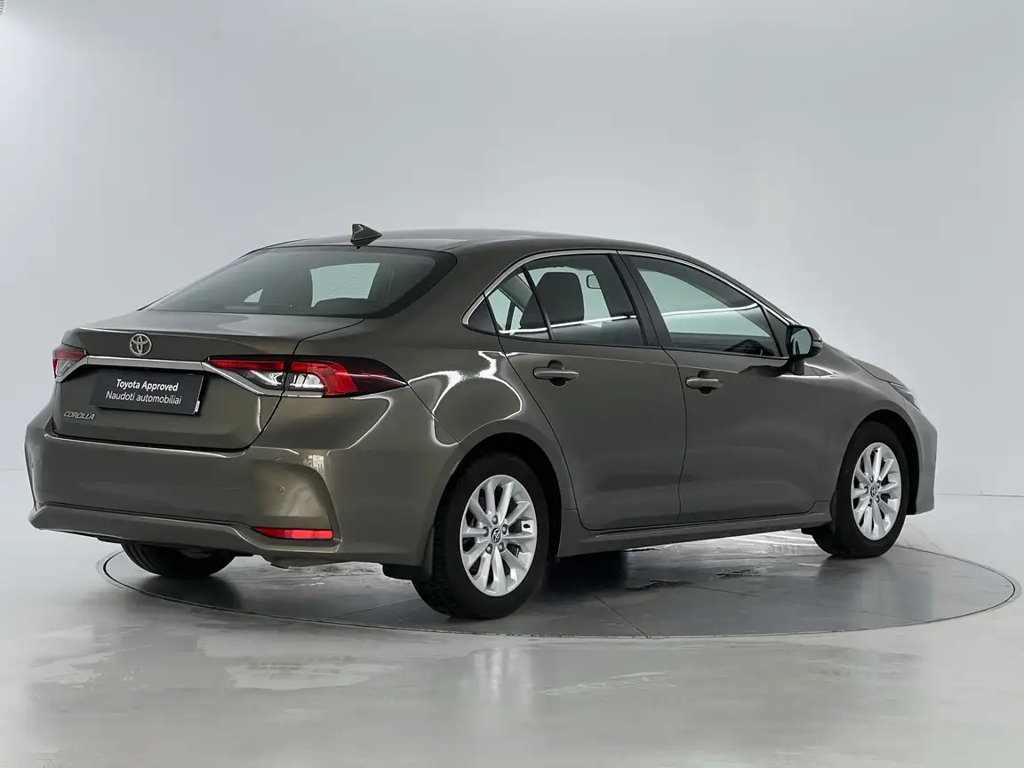TOYOTA COROLLA