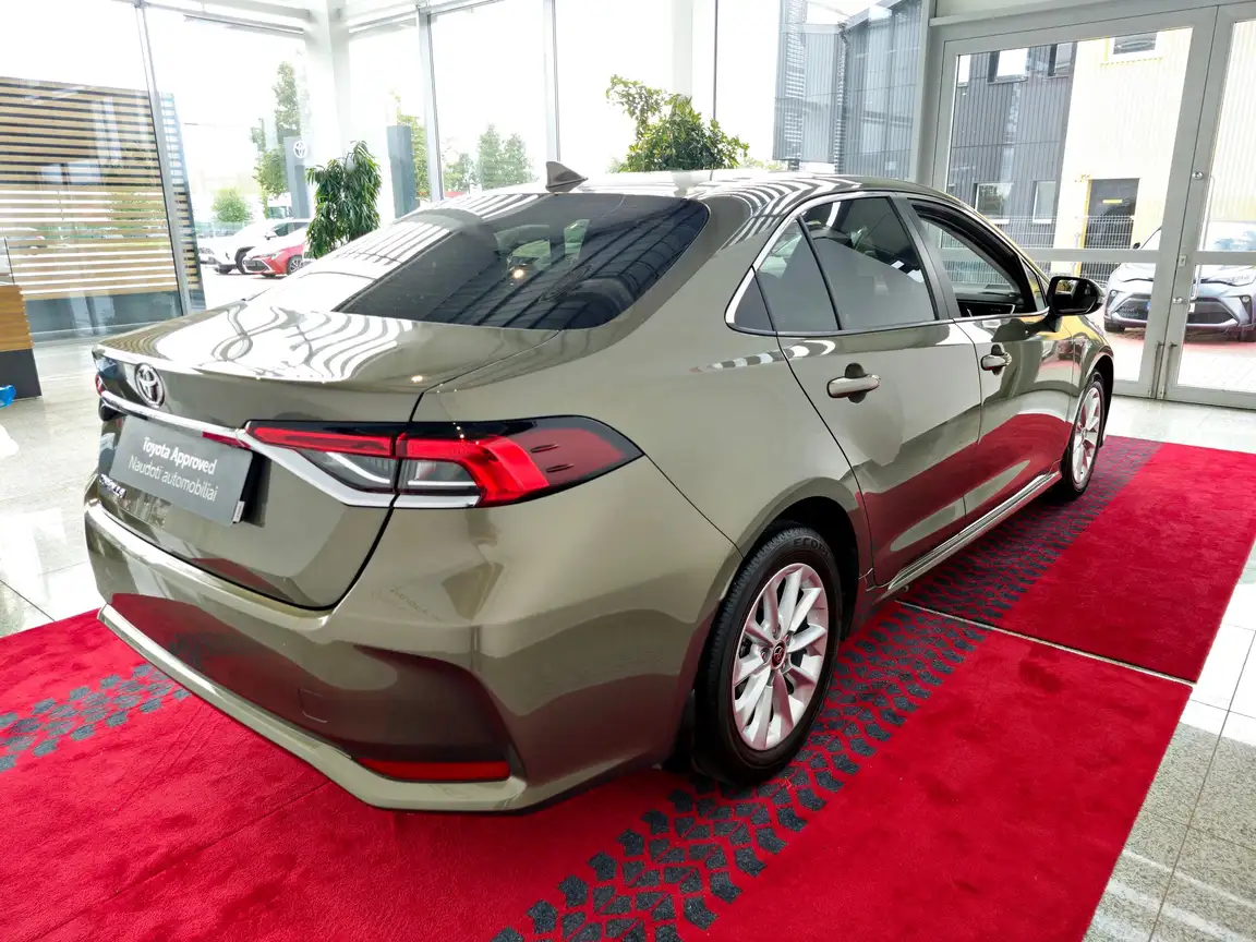 TOYOTA COROLLA