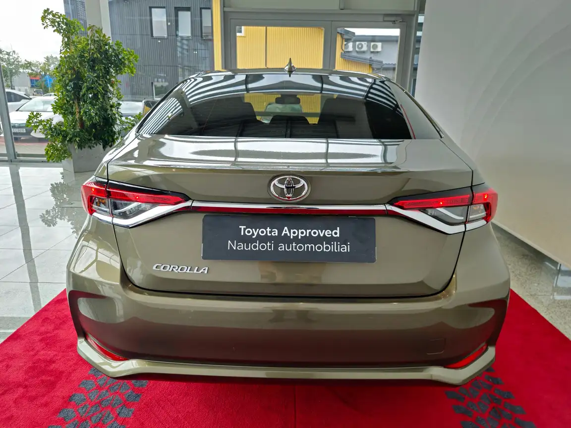 TOYOTA COROLLA