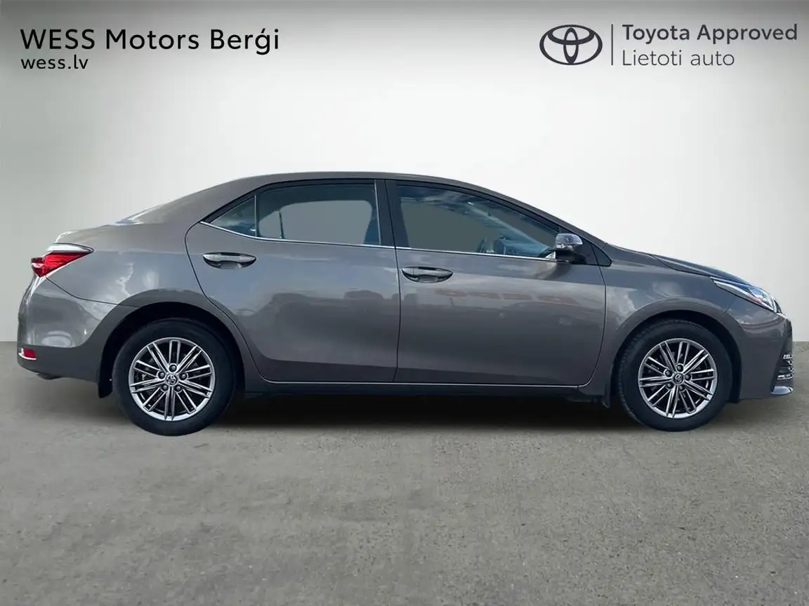 TOYOTA COROLLA